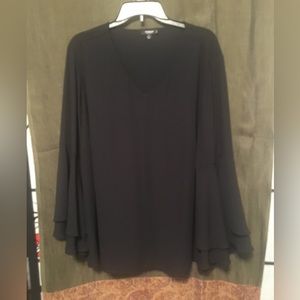 Black vee neck bell sleeve blouse. 2x. Good condition.